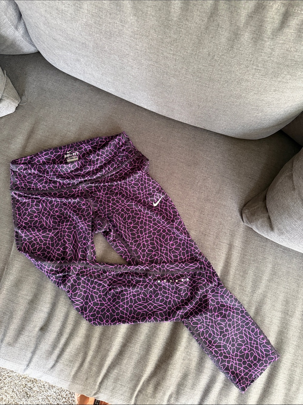 Nike Purple Graphic Print Leggings dri-fit 3/4 leggings